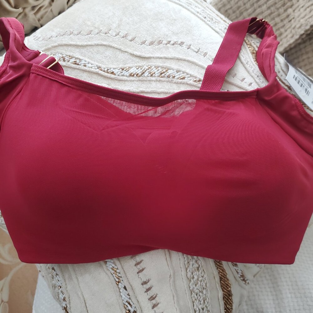 Leonisa bralette-style bra w/ good coverage in the underarm and back areas.Sz 38